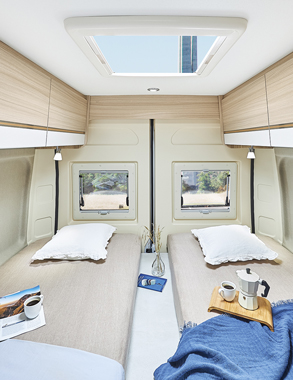 Campervan DREAMER D68 Exclusive - Schlafzimmer